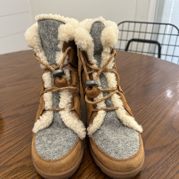 Sorel boots - Picture 4 of 6